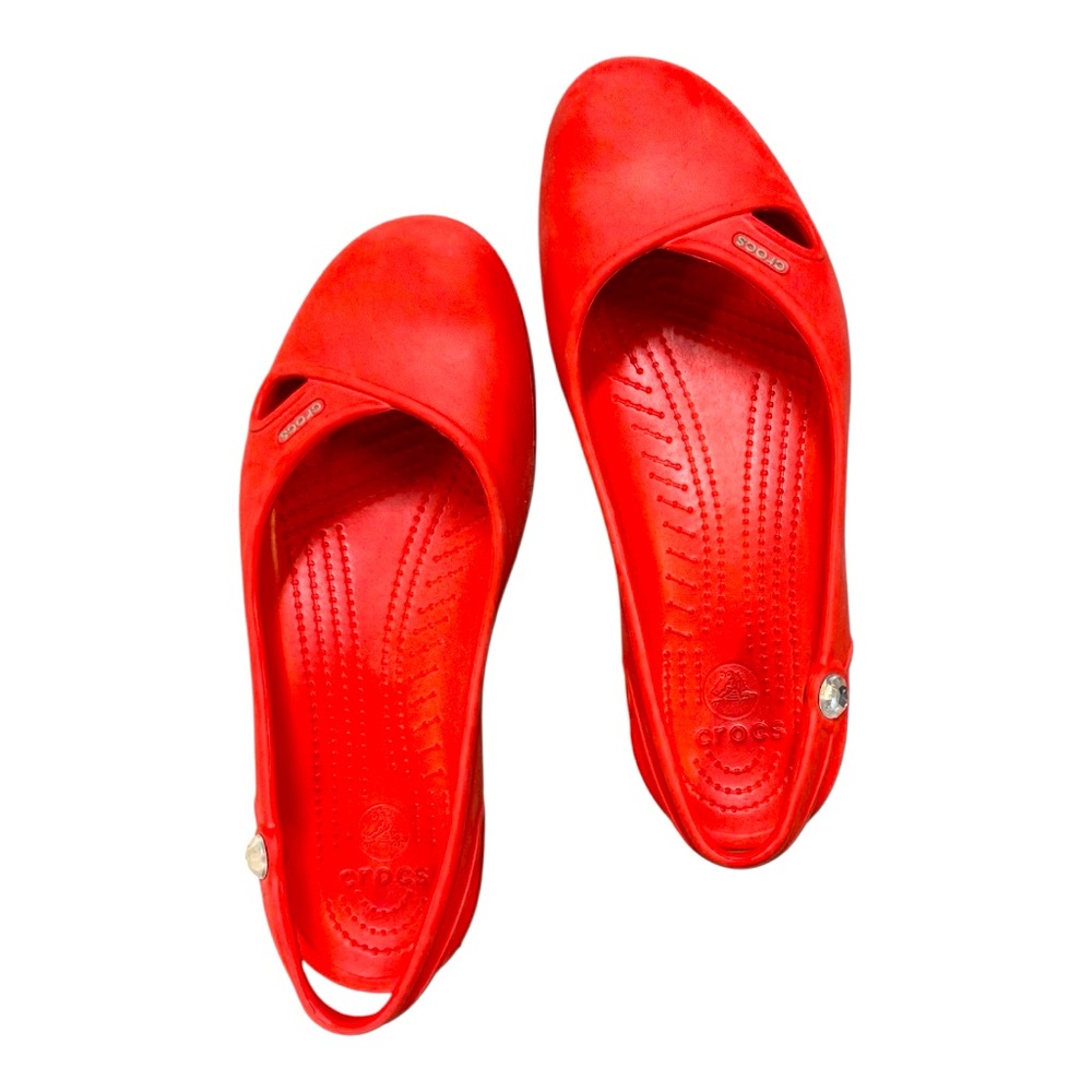 CROCS Women's Vibrant Red Flats